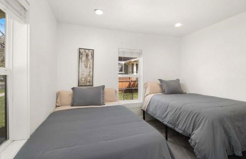 Charming, Historic! Walking Distance to Town! - Photo 10
