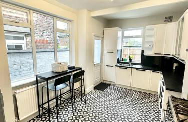Large 5-Bedroom House in Salford-Free Parking-Sleeps 10 - Foto 14