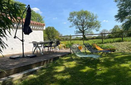 Gîtes de charme "l'écrin de Vendée" jacuzzi privatif, piscine chauffée, prestations bien être, vélos à 10 mn de l'océan sur 3,5 h de verdure - Photo 26