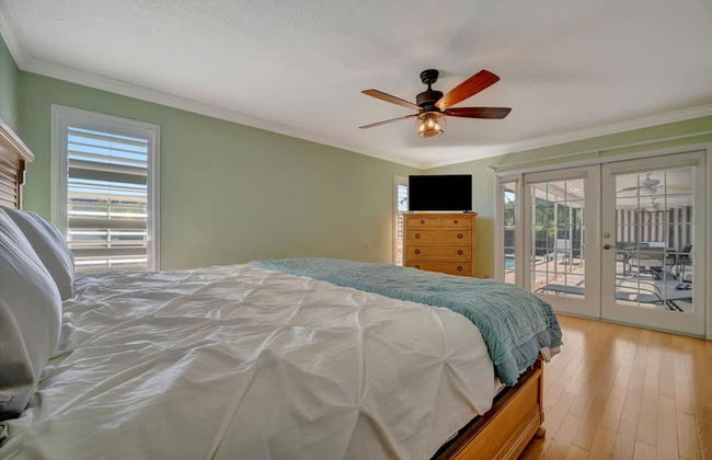 The Crown House 4b Pool Home 6 Mins to IR Beach - Photo 16