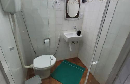 casa em rua tranquila a 200 metros do agito do Rio Vermelho e praia - Foto 16