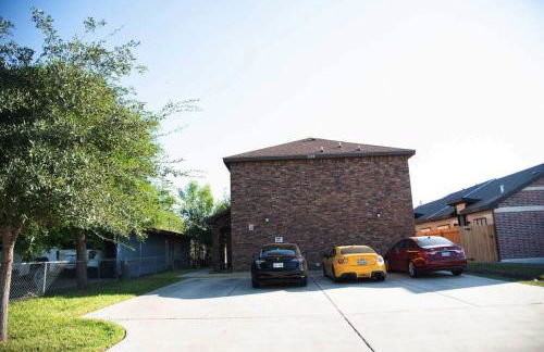 1 Min to University UTRGV 2BD 2BT town suite - Foto 26