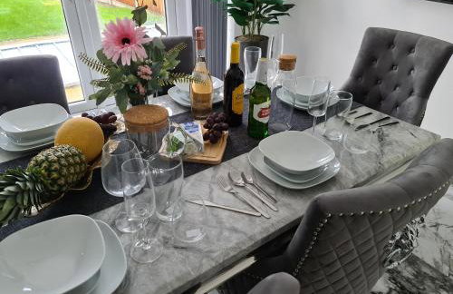 SAV 5 Bed Luxury House Leicestershire - Photo 19