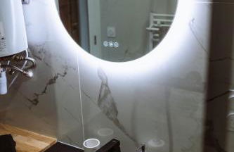 Superbe studio rénové proche Métro avec garage - Foto 11