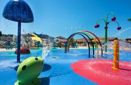 Mobil Home Moderne de 40m2 TOUT CONFORT Camping SIBLU Les CHARMETTES 785 La Palmyre Les Mathes - Foto 13