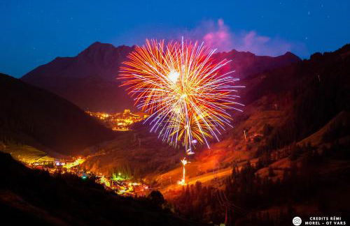 Charming Chalet w/ Mountain & Slope Views, Jacuzzi - Foto 42