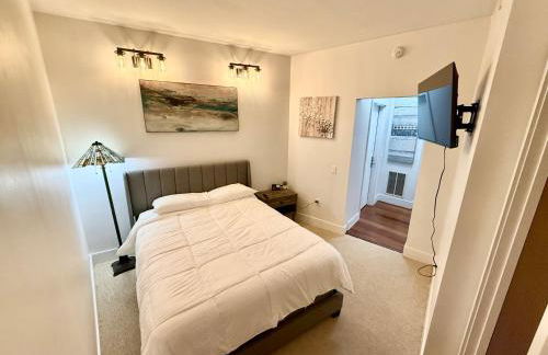 Channelside Luxury Retreat Spacious 2BR 2BA Condo with Pool, Balcony, Sauna & Gym - Foto 7