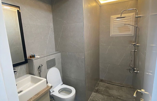 Golden Life Suite - Photo 40