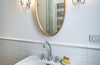 YD Bright 2-Bedroom Retreat with Elevator - Foto 22