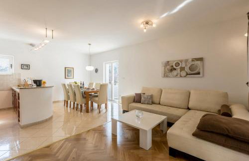 Villa Arbareto with heated swimming pool - Photo 15