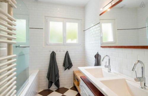 O vert - Amazing villa with trendy decoration - Photo 22