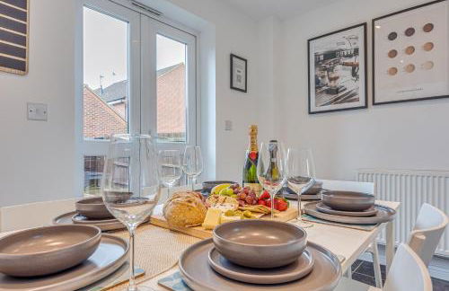 Oakbridge House - 6 mins drive to CMK - Free Parking, Fast WiFi, Smart TVs with Sky and Netflix by Yoko Property - Foto 9