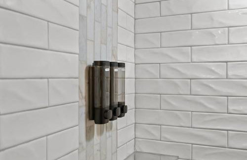 Creekside Stay | Peaceful Cottage | Elkhorn - Foto 28