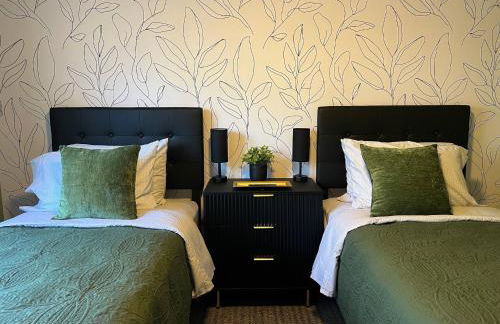 3 BR w/ King Bed, Standing Desk, Ping Pong, Arcade - Foto 25