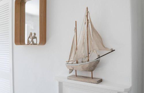 Prime Location - Southwold Gem - Sleeps 8 - Whole Cottage - Photo 33