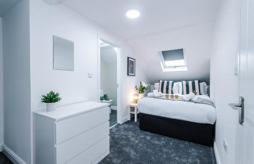 Spacious 4 Bed in Birmingham by 53 Degrees Property, Ideal for Business or Families, Games Room! - Foto 30