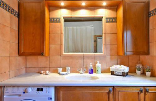 Otzia Bay House, 7 minutes walking distance from the beach - Foto 29