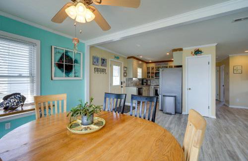 Charming Surf City Beach House - Walk to Ocean! - Foto 10