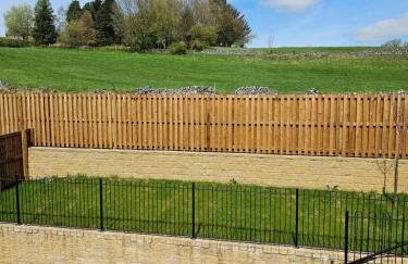 The Neal's 4 Bedroom House in Buxton Sleeps 8 - Photo 51