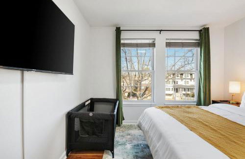 NYC 20min, Sleeps 10, Free Parking, Patio - Foto 37