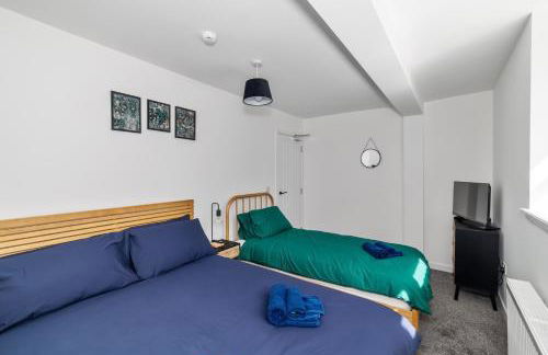 Prime Central Living 5-Bedroom 3-Bath Spacious House - Photo 22