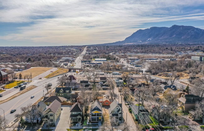 Trendy Urban Neighborhood & Dog-friendly Downtown - Photo 27