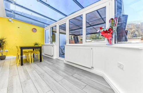 Family House in the Heart of Hanwell with 5 stars! - Foto 8