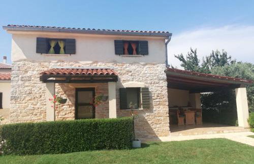 Mala kuća sa velikim grijanim bazenom ANTONIO - Foto 15