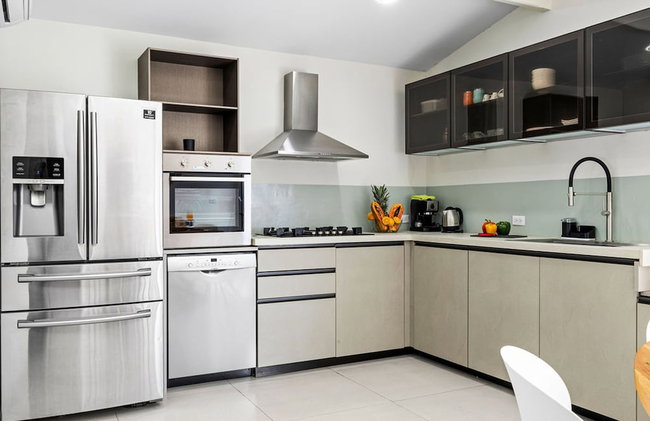 NEW Modern 3BR 3BA Private Pool Centrallylocated - Foto 15