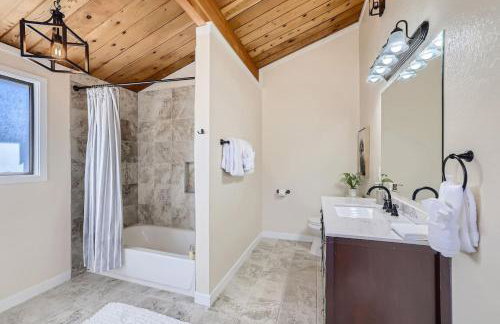 Amazing 5BR Hot Tub Game Room Mountain Views - Foto 20