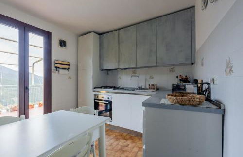 GuestHost - Volastra Cozy APT with Terrace & Seaview - Foto 2