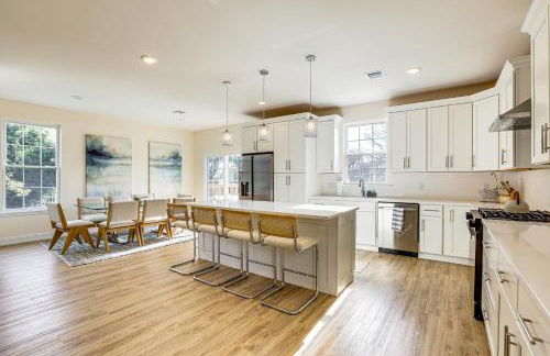 Walk to Keansburg Beach! Family Home with Pool - Foto 14