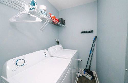 High-Speed Internet - Parking - Washer & Dryer - Foto 29