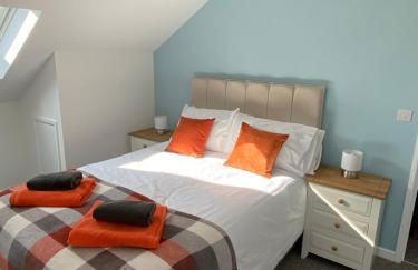 stylish and modern Spacious 2 bedroom apartment - Photo 11