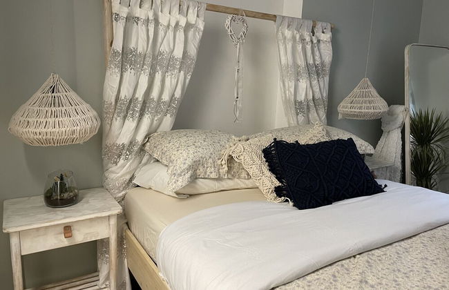 Cozy 1Br Apts with Yard and Parking - Photo 12