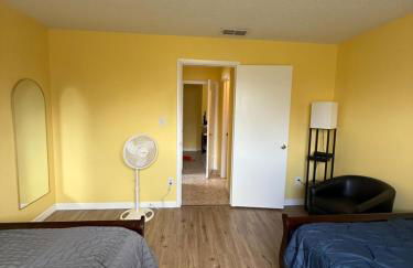 Sunny Orlando Oasis - Cozy 2 Bedroom house near Disney - Foto 3