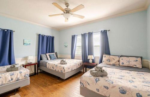 Central 2BR 2BA Easy Beach Access Sleeps 10 - Foto 39