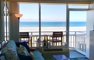 Beach Daze - Ocean front at Symphony Beach Club! - Photo 3