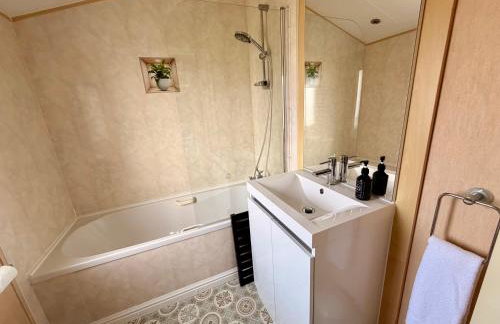 Hot Tub Lodge with Panoramic Views & Free Golf - Foto 34