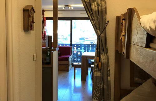 Studio Familial aux Gets - Balcon Sud, Proche Télécabines et Skis, Parking et Confort Inclus - FR-1-671-254 - Foto 4