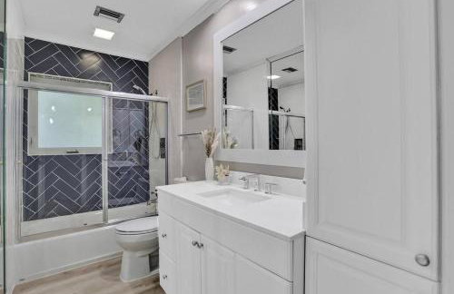 Brand New! Heated Pool, Golf Cart, Next to Beach - Foto 33