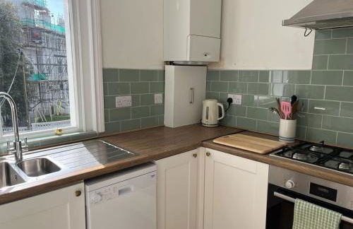 Period Suntrap Gem, Sea View 5 min to Sea and Station - Foto 8