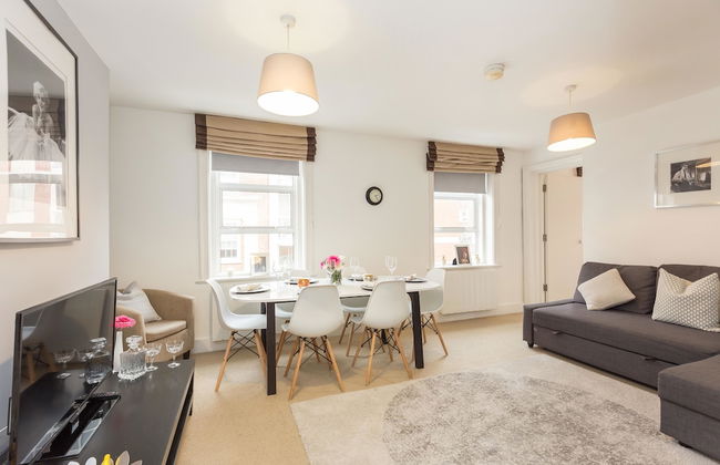 Urban Chic - Bond Street - Photo 9