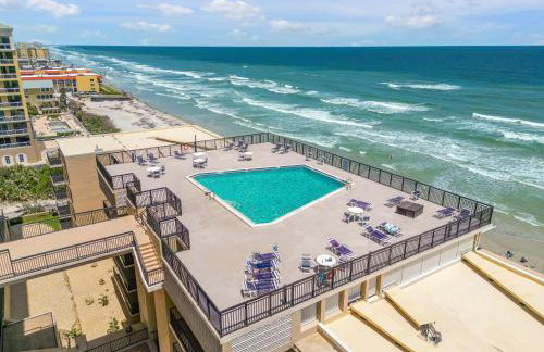 New dog-friendly Listing! Updated direct oceanfront with spacious balcony and heated pool - Foto 49