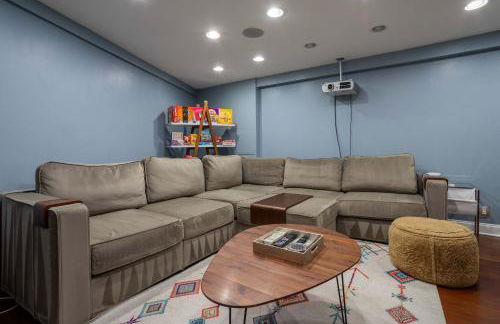 3-Story Townhome Free Parking Private Patio Washer-Dryer - Foto 39