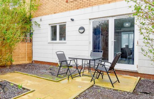 Milton Keynes 5BR Contractor house, families/ groups welcome. - Photo 27