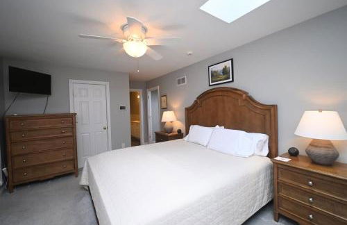 Country Home with Hot Tub Fire Pit for 10 Guests - Foto 8