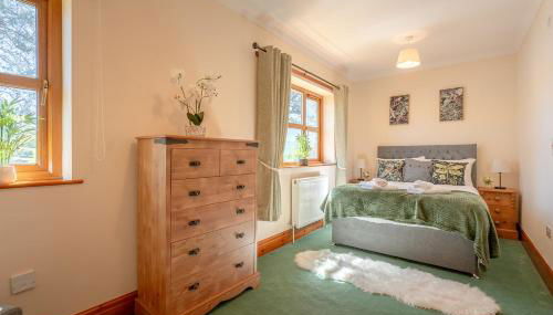 Pendle View Gatehouse Lakeside Stay - Photo 5