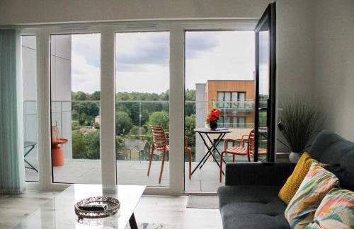 Stylish Essex Apartment, Balcony & Scenic Views - Foto 34