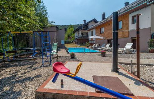 4 Bedroom Stunning Home In Plaski - Foto 12